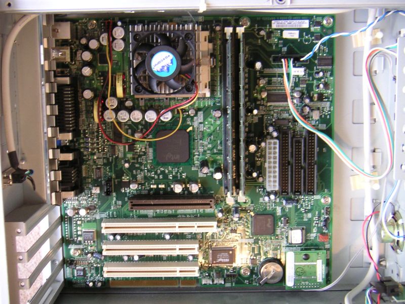 謎のマザーボード