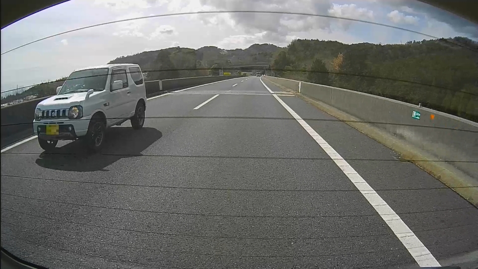 常磐自動車道 121.7kmポスト付近（下り） リアカメラ