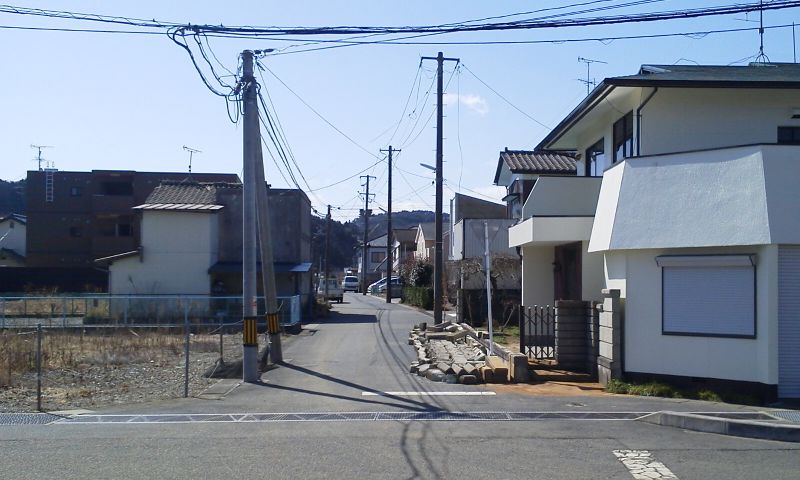 壊れた塀