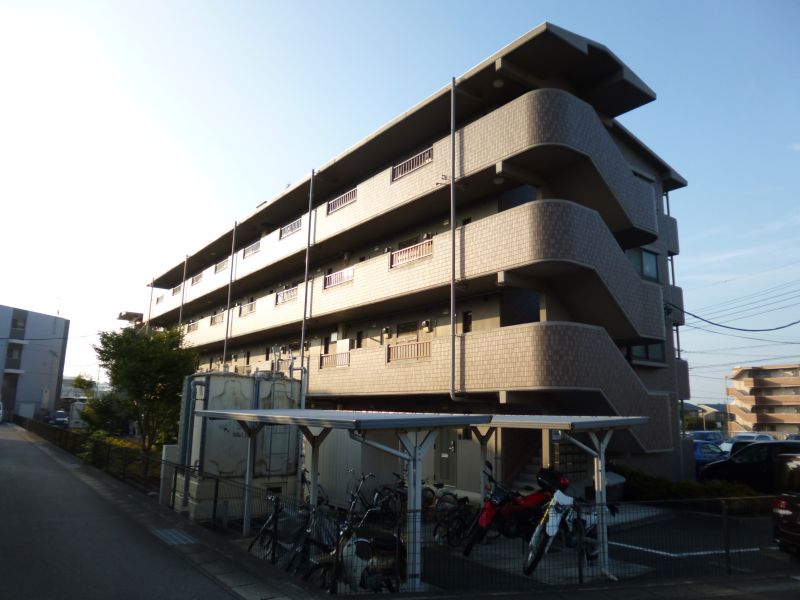 彼が住んでいたとされるアパート（往路）