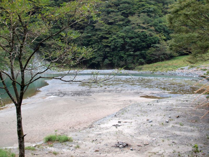 玄倉川 立間堰堤上流