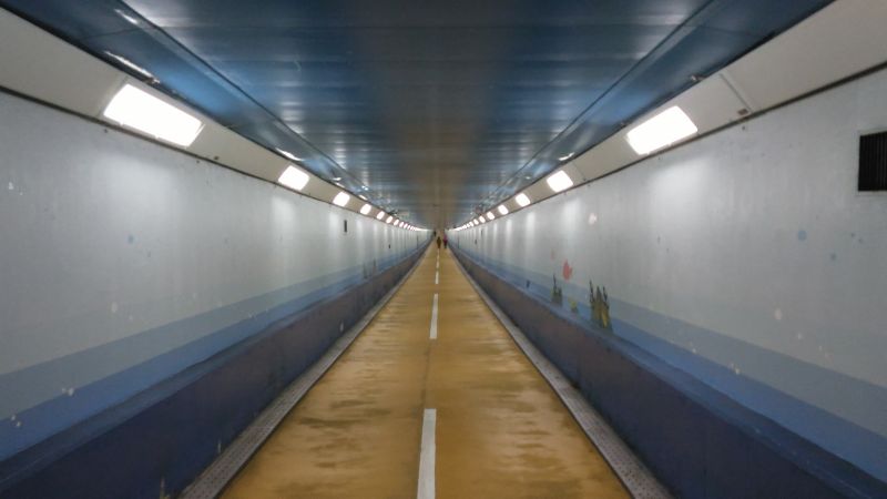 関門トンネル人道内
