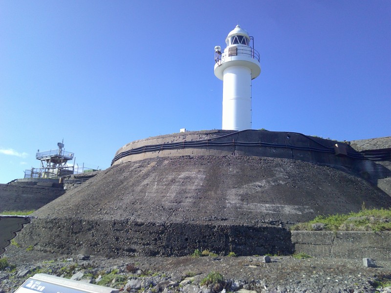 砲台跡に立つ灯台