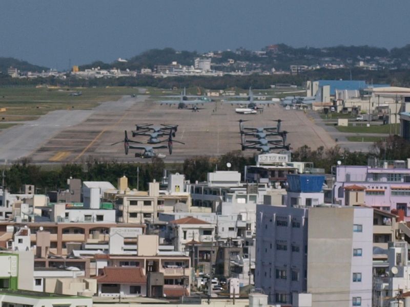 駐機中のオスプレイ
