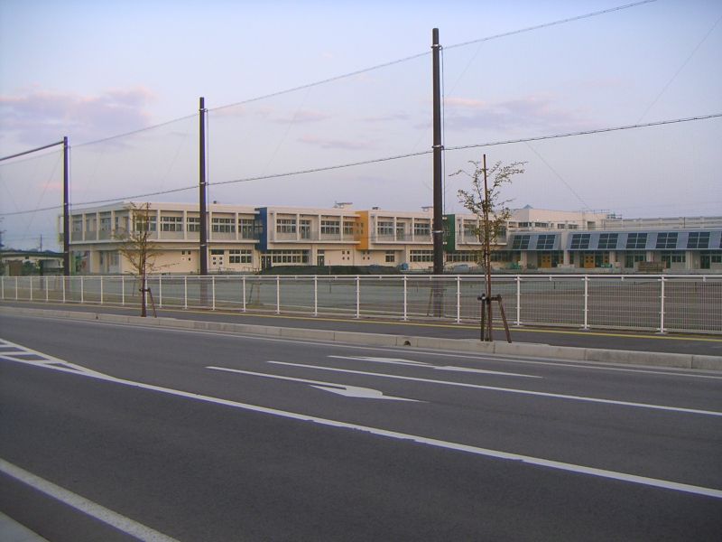 さくらんぼ小学校 南側