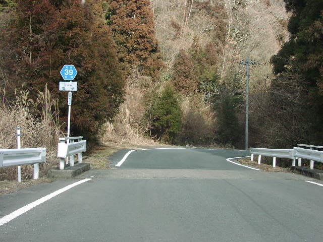 センターライン消失(七会村塩子)